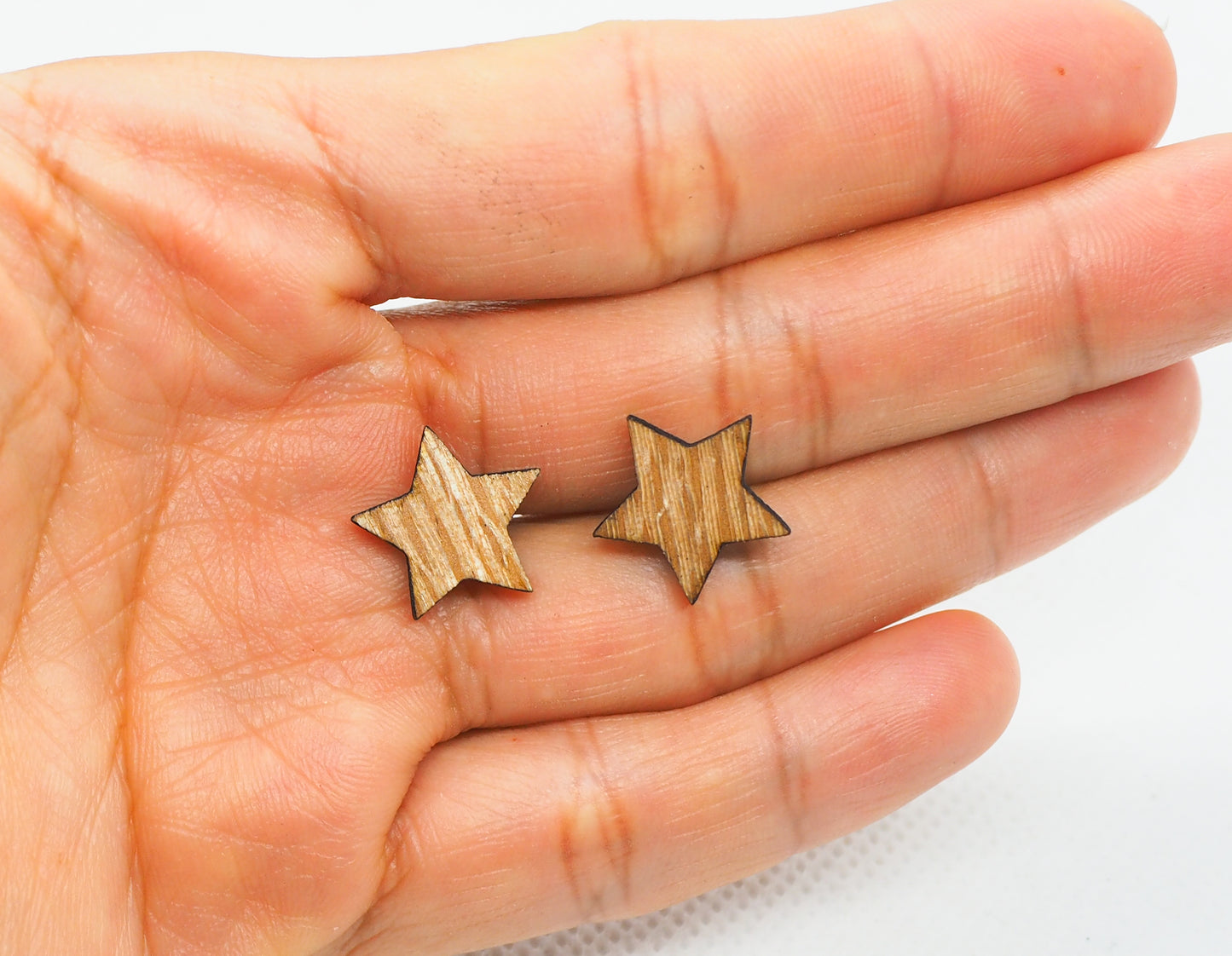 Rewarewa Star Wooden Stud Earrings
