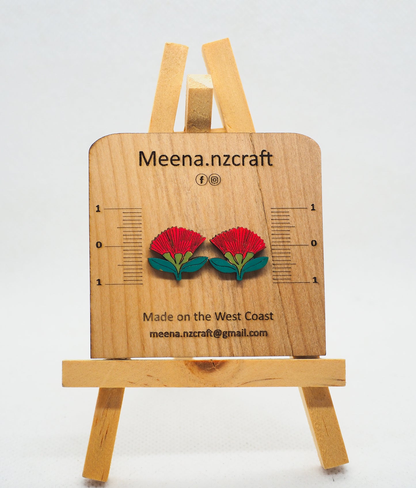 Pohutukawa Wooden Rimu Stud Earrings